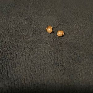 Gold pearl earrings